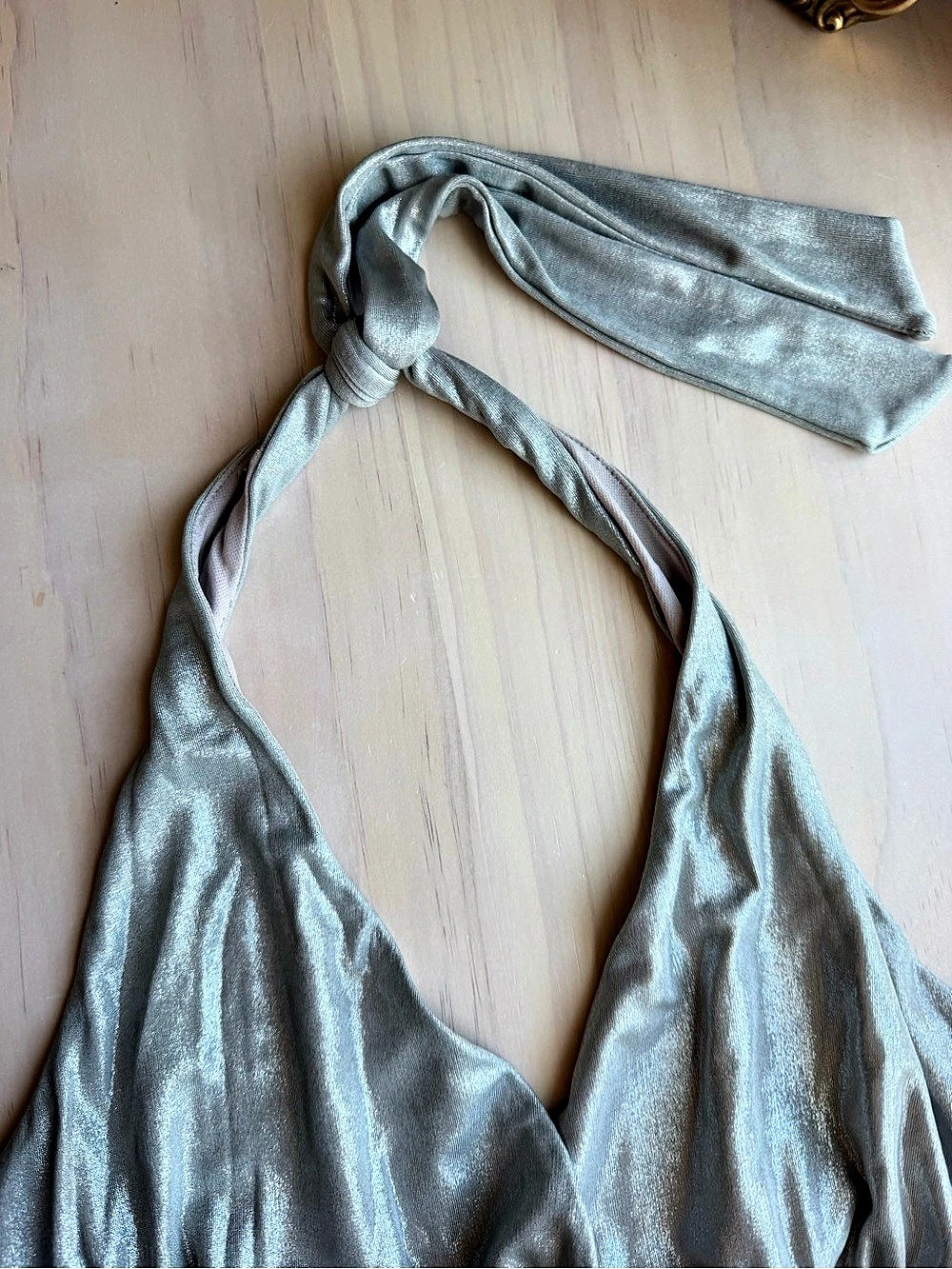 White House Black Market Halter Metallic Crop Top in Silver Size Small Like New - Picture 5 of 6